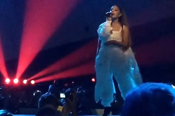 Певица Ариана Гранде сломлена после жуткого теракта на её концерте в Манчестере