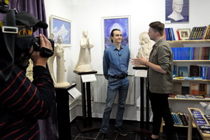 В культурном центре «МироТворчество» открылась выставка скульптур Алексея Леонова «Светочи человечества»