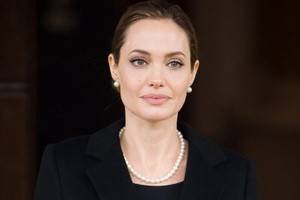 Горе в семье Анджелины Джоли: от рака умерла тетя актрисы