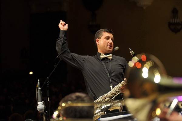 Воронежская филармония встречает Новый год «Джазовым конфетти», волшебными фокусами и концертом-шуткой
