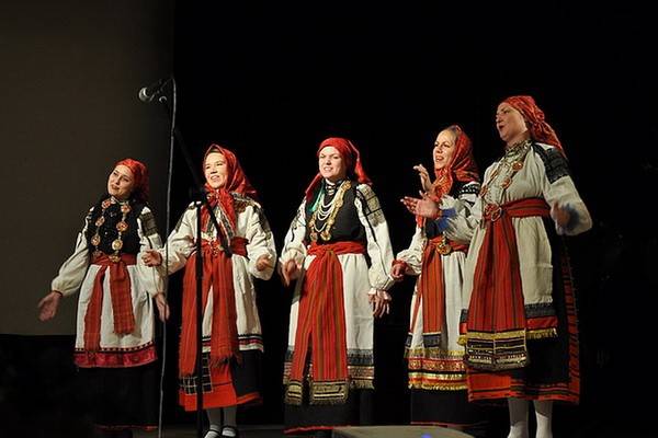 Начать год с  фольклорными ансамблями предлагает Воронежская специальная городская библиотека искусств имени Пушкина