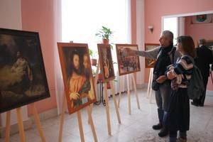Организаторы выставки библейской живописи  в библиотеке Никитина хотели бы, чтобы воронежцы открыли сердце Богу