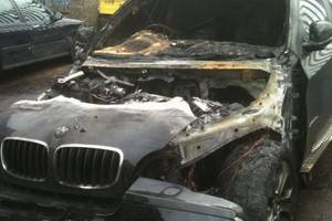 Ночью в Воронеже сгорели  автомобили «BMW X6» и «ВАЗ-2109»