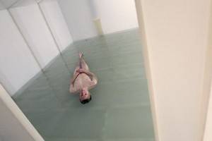 В Нью-Йоркском музее запретили совместное купание обнаженных посетителей