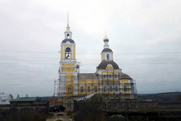 Митрополит Сергий освятил возрождающийся старинный храм под Воронежем