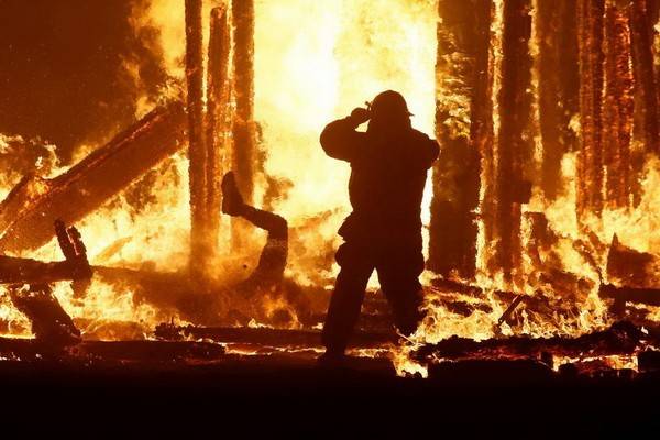 Человек прыгнул в огонь и погиб на фестивале Burning Man («Горящий человек») в Неваде