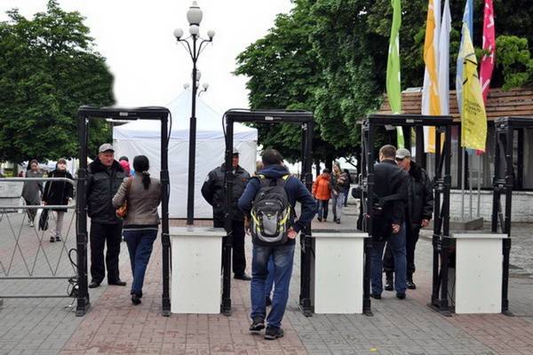 В Воронеже изменили маршрут театрального парада 12 июня и ввели повышенные меры безопасности