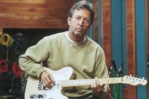 Эрик Клэптон продает на аукционе 70 гитар
