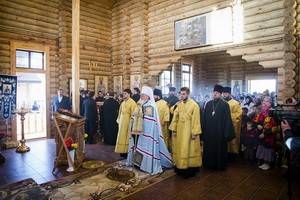 Митрополит Сергий совершил освящение деревянного храма под Воронежем