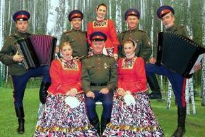 Традицию концертов в Кольцовском сквере продолжит казачий ансамбль «Держава»