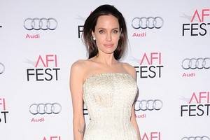 Всплыла компрометирующая  аудиозапись, которая может дорого стоить Анджелине Джоли