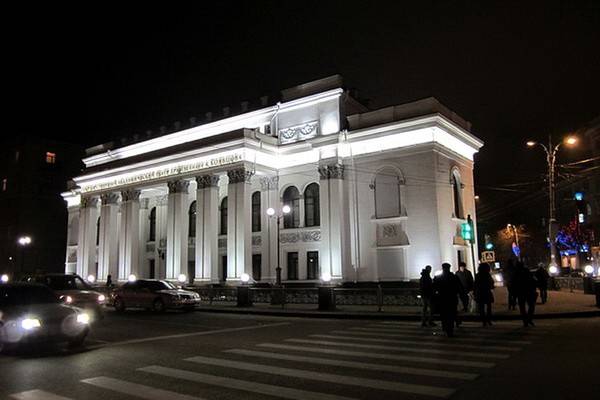 Кольцовский театр приглашает за билетами до конца сезона со скидкой от 30 до 40 процентов