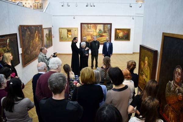 В музее имени Крамского открылась выставка художника Андрея Дроздова «На страже Отечества»