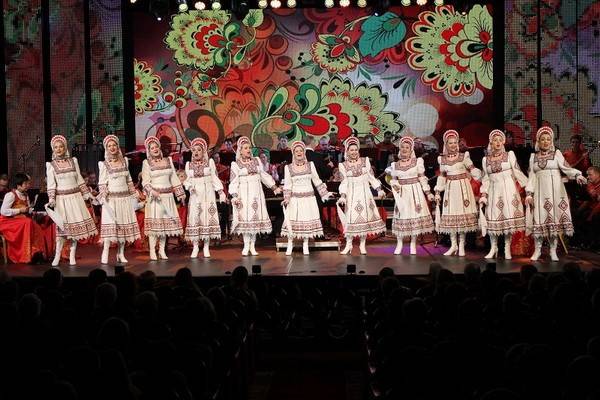 «Воронежские девчата» приглашают  в «Праздничный весенний хоровод»