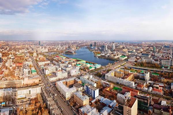 Рейтинг самых безопасных городов России возглавили Екатеринбург, Москва и Казань