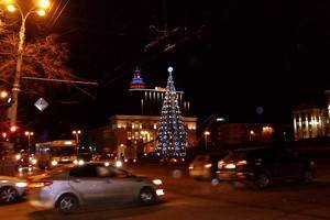 На площади Ленина засияла огнями главная ёлка Воронежа