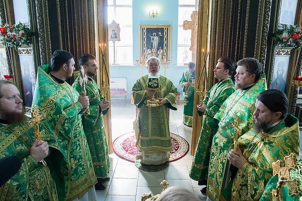 В Воронеже почтили память святых благоверных князя Петра и княгини Февронии