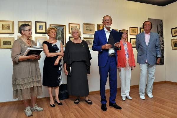 Пётр Ганский вернулся – в Воронеже открылась выставка его работ
