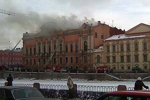 В Санкт-Петербурге пострадал от пожара дворец Белосельских-Белозерских