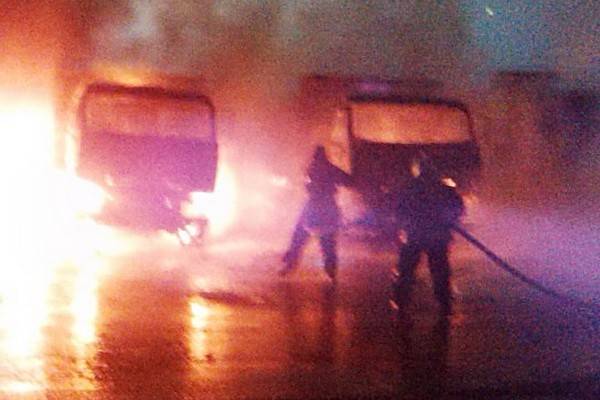 Ночью в Воронеже сгорели четыре грузовика