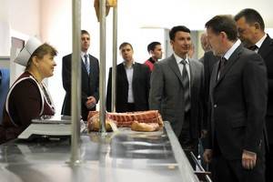Создавать в Воронеже цивилизованные места для торговли призвал губернатор после посещения «Придачи»