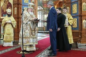 Митрополит Сергий наградил мэра Александра Гусева  и посетил с ним благотворительную ярмарку