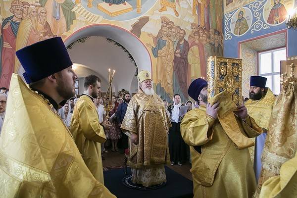 Митрополит Сергий совершил Великое освящение старинного Ильинского храма, где крестили Алексея Кольцова