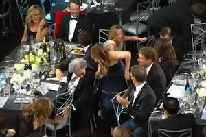 Загадочное происшествие с платьем Дженнифер Лоуренс во время церемонии вручения наград Гильдии киноактеров