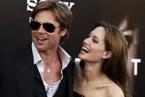 Брэд Питт и Анджелина Джоли официально вступили в брак