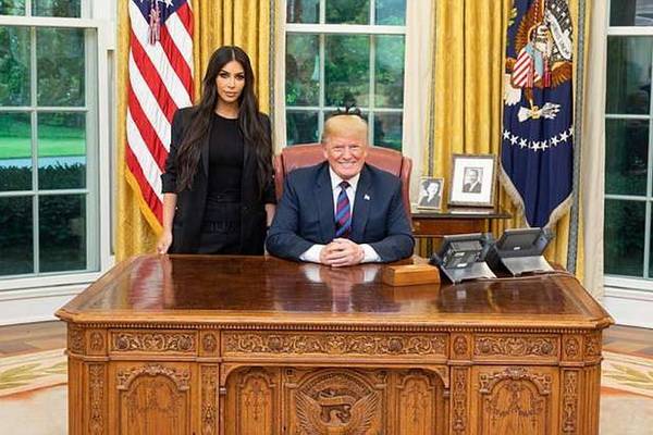 Пользователи высмеяли встречу Дональда Трампа с Ким Кардашян в Белом доме