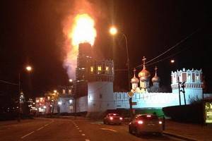 Пожар в Новодевичьем монастыре спровоцировал китайский небесный фонарик?