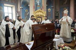 Митрополит Сергий совершил чин отпевания в Покровском соборе Воронежа