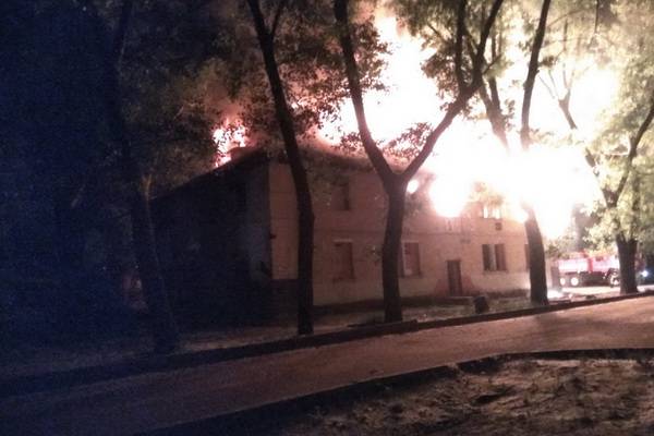 Очередной серьёзный ночной пожар в районе Ленинградской, которого официально не было