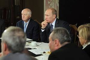 Владимир Путин обсудил с режиссерами будущее российского театра