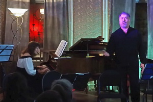 В воронежском Союзе композиторов слушателям признались в любви с помощью серенад