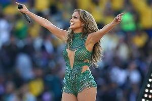 Дженнифер Лопес спела на открытии ЧМ по футболу в Бразилии  в купальнике