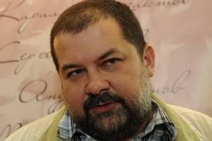 Писатель Сергей Лукьяненко назвал Украину «проклятой землей» и призвал «нормальных украинцев» уезжать