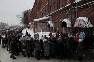 В России в ожидании конца света массово скупают спички, консервы и крупы