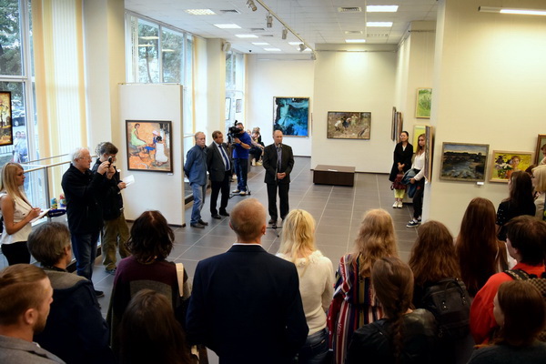 В Воронеже открылась областная выставка молодых художников
