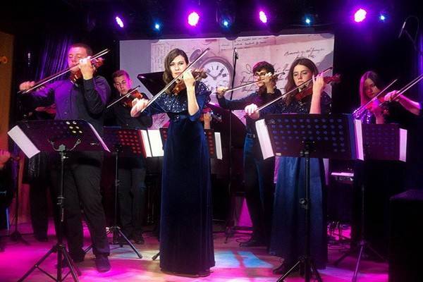 Ансамбль «Каприс» в День России устроил благотворительный концерт