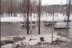 Поручение губернатора о ликвидации глубокой лужи на улице Новосибирской не выполнено