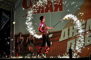Фестиваль «Огни Победы» собрал на Адмиралтейской площади 25 тысяч зрителей