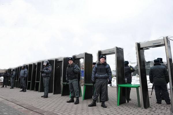 В Новогоднюю ночь в Воронеже усилят меры безопасности, а транспорт будет работать до трёх часов