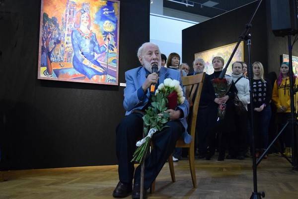 В Воронеже открылась юбилейная выставка народного художника России Олега Савостюка