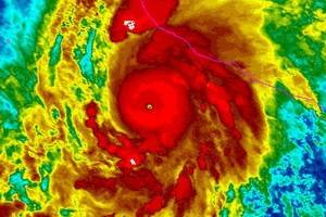 К Мексике приближается самый сильный за всю историю ураган