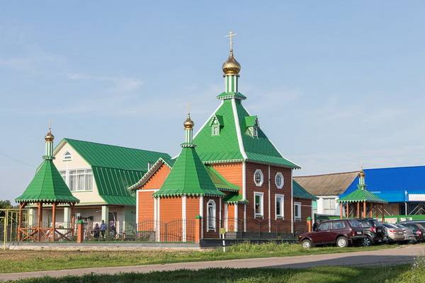 Митрополит Сергий освятил деревянный храм под Воронежем