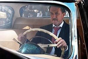 Воронежский губернатор прибыл на День города на  ретроавтомобиле