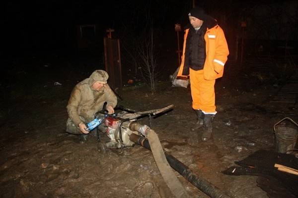 В Ленинском районе прорвало крупный водовод