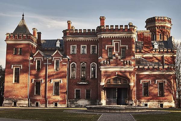 На реставрацию Дворца Ольденбургских в Рамони направят 100 миллионов рублей