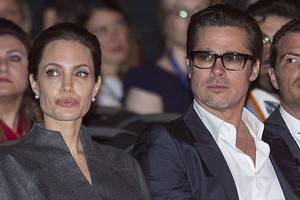 Анджелина Джоли  уже год как разлюбила Брэда Питта и искала предлог для развода